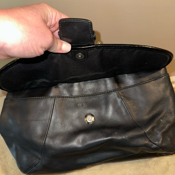 Coach Crossbody/Shoulder bag, black and silver hardware. - Picture 4 of 7